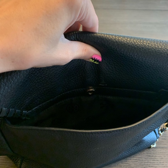 Tory Burch Pebbled Leather Marion Black Chain Bag - Picture 3 of 6